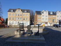 Rabenau, Stuhlbaubrunnen und Huser am Markt (28.03.2025)