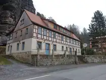 Bielatal, Gasthof Felsenkeller im Ortsteil Schweizerm�hle, erbaut 1854 (29.03.2025)