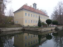 Jagdschloss Graupa am Tschaikowskiplatz, erbaut im 17. Jahrhundert (29.03.2025)