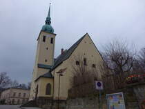 Sebnitz, evangelische St. Peter und Paul Kirche, Chor 15. Jahrhundert, Kirchenschiff erbaut 1619, Kirchturm von 1928 (29.03.2025)