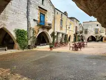 Monpazier, place des Corni�res, Marktplatz, 12.04.2025