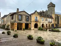 Beaumont-du-P�rigord, Rathausplatz, 12.04.2025