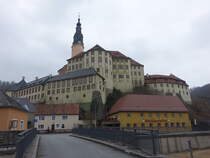 Schloss Weesenstein, erbaut ab dem 14. Jahrhundert ber dem Mglitztal (29.03.2025)