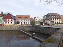 Schnfeld, historische Huser am Marktplatz (30.03.2025)