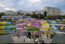 Bunt gestalteter Treppenaufgang der modernen Veranda Mall am Piața Obor in București (RO).

🕓 18.9.2024 | 18:49 Uhr