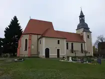 Glesien, evangelische St. Johannis Kirche, romanische Saalkirche, erbaut ab 1519 (12.04.2025)