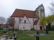 Klsa, evangelische Dorfkirche, sptromanische Saalkirche, erbaut im 13. Jahrhundert (12.04.2025)