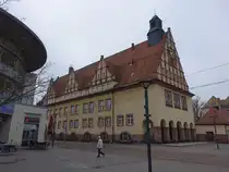Schkeuditz, Rathaus am Rathausplatz, erbaut von 1912 bis 1913, Architekt Camillo G�nther  (12.04.2025)
