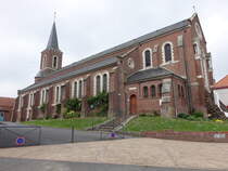 Burbure, Pfarrkirche Saint-Gervais-et-Protais, erbaut im 15. Jahrhundert, umgebaut 1870 (25.04.2025)