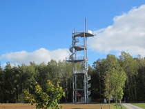 Der 30m hohe Aussichtsturm  Schne Hhe  bei Langenwolschendorf (Nhe Zeulenroda) wurde 2021 erffnet. Bild vom 16.10.2021.