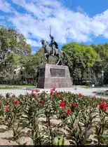 An Kalojan / Калоян Асен, den bulgarischen Zaren von 1197 bis 1207, wird am Rande der Altstadt von Warna / Варна (BG) erinnert.

🕓 23.9.2024 | 13:24 Uhr