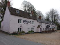 North Cerney, Hotel und Pup Bathurst Arms (26.04.2025)