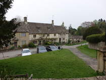 Chedworth, historisches Gebude in der Church Row (26.04.2025)