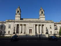 Cardiff, Crown Court im Cathays Park, erbaut von 1901 bis 1904 (27.04.2025)