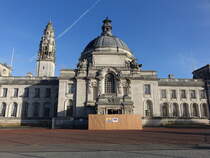Cardiff, Rathaus City Hall in der Gorsedd Gardens Road, erbaut bis 1906 (27.04.2025)