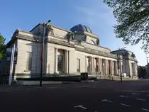 Cardiff, Museum f�r Kunst, Kunstgewerbe, Arch�ologie und Naturgeschichte, erbaut 1907 (27.04.2025)