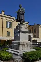 Statue auf der Piazza delle Pasque Veronesi in Verona am Corso Cavour. 05.2025