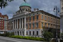 Der Palazzo Carciotti, an der Riva Tre Novembre in Triest. 05.2025