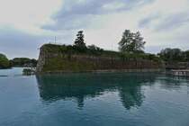 Ein Teil der Stadtmauer von Peschiera del Garda, aufgenommen auf dem Weg zum Bahnhof. 05.2025