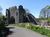 Llanblethian, St. Quentins Castle, Ruine einer Burg aus dem 14. Jahrhundert (27.04.2025)