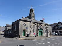 Cowbridge, Rathaus in der High Street, erbaut 1806 (27.04.2025)