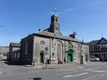 Cowbridge, Rathaus in der High Street, erbaut 1806 (27.04.2025)