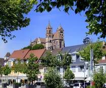 Breisach am Rhein, Blick vom Marktplatz zum St.Stephansmnster, Mai 2025
