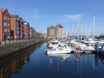 Swansea, moderne Huser am Fishmarket Quaj (28.04.2025)