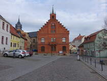 Alsleben, Rathaus am Markt, erbaut von 1879 bis 1880 (14.04.2025)