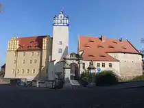 Bernburg, Altes Haus, blauer Turm und Atelierhaus von Schloss Bernburg (14.04.2025)