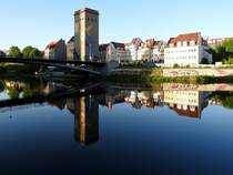 Spiegelung im Grenzflu Neie der polnischen Grenzstadt Zgorzelec; 250506