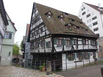 Ulm, Schiefes Haus in der Schwrhausgasse, erbaut 1443 (01.06.2025)