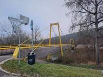 Fugngerbrcke auf die Neckarinsel bei Esslingen am 30.12.2024