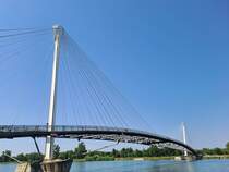 Rheinbrcke bei Kehl am 07.06.2023. Auf der anderen Seite befindet sich das Ufer von Straburg.