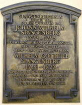 Suhl, Gedenktafel am Spangenberghaus in der Innenstadt, war Wohnsitz bedeutender Brgermeister und hochrangiger Brger der Stadt im 18.und 19.Jahrhundert, April 2025