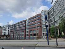 Hotel Ruby Lotty in Hamburg am 19.08.2024 von der Stadthausbrcke aus gesehen