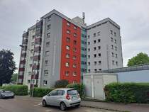 Eines der hchsten Hochhuser Esslingens in der Potsdamer Str. in Oberesslingen am 03.05.2025