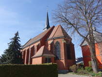 Klein Oschersleben, kath. Kirche St. Marien Unbefleckte Empfngnis, erbaut von 1900 bis 1901 im Stil der Neugotik (15.04.2025)