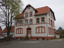 Fhrste, Gebude der Grundschule in der Lindtorstrae, erbaut 1905 (17.04.2025)