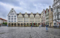 Die Alte Post am neuen Markt in Rostock. Aufnahme: 8. Juni 2025.