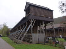 Bad Salzdetfurth, Gradierwerk im Kurpark, erbaut im 18. Jahrhundert (18.04.2025)