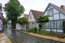 Achterreeg (Hochdeutsch Hinterreihe): Huser in der Alexandrinenstrae in Warnemnde. Aufnahme: 8. Juni 2025.