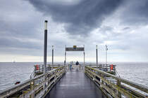 Auf der Seebrcke vor Heiligendamm an der Ostsee. Aufnahme: 7. Juni 2025.