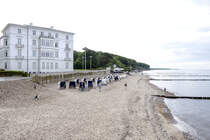 Haus Mecklenburg am Ostseestrand in Heiligendamm. Aufnahme: 8. Juni 2025.
