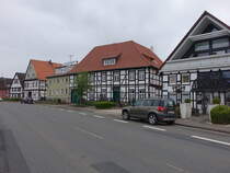 Hagenohsen, Fachwerkhuser in der Hagenohsener Strae (18.04.2025)