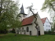 Barnten, evangelische St. Katharinen Kirche, erbaut im 12. Jahrhundert (19.04.2025)