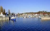 Unteruhldingen am Bodensee, die Einfahrt zum Bootshafen, April 2025