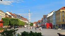 Bayreuth - Maximilianstrae mit Blick auf den Viktuallienmarkt und Maibaum, 17.06.2025
