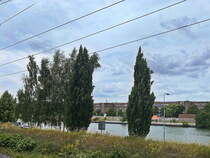 Blick auf Teile der Autostadt vom Hauptbahnhof Wolfsburg am 24. Juni 2025.
