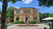 Bayreuth - Haus Wahnfried mit der Bste des Bayernknigs Ludwig II., 18.06.2025